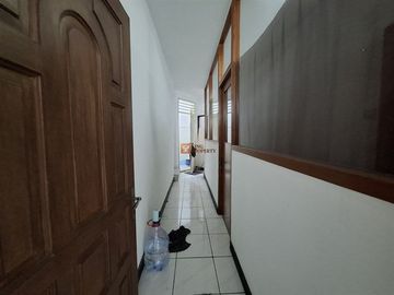 Strategis Sewa Ruko 4,5Lt. Unfurnished di Roxy Cideng Jakarta Pusat Akses ke Pintu Tol, Rumah Sakit, Transjakarta, Tanah Abang, Gambir