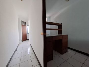 Strategis Sewa Ruko 4,5Lt. Unfurnished di Roxy Cideng Jakarta Pusat Akses ke Pintu Tol, Rumah Sakit, Transjakarta, Tanah Abang, Gambir