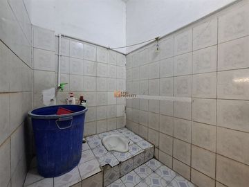 Strategis Sewa Ruko 4,5Lt. Unfurnished di Roxy Cideng Jakarta Pusat Akses ke Pintu Tol, Rumah Sakit, Transjakarta, Tanah Abang, Gambir