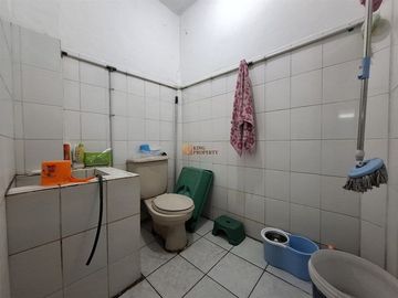 Strategis Sewa Ruko 4,5Lt. Unfurnished di Roxy Cideng Jakarta Pusat Akses ke Pintu Tol, Rumah Sakit, Transjakarta, Tanah Abang, Gambir