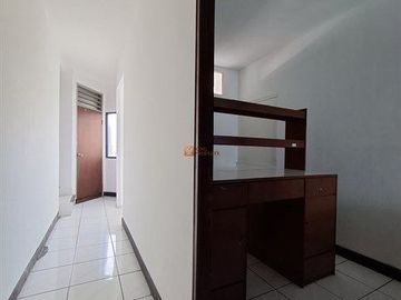 Strategis Sewa Ruko 4,5Lt. Unfurnished di Roxy Cideng Jakarta Pusat Akses ke Pintu Tol, Rumah Sakit, Transjakarta, Tanah Abang, Gambir