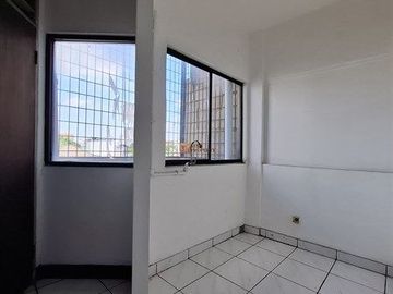Strategis Sewa Ruko 4,5Lt. Unfurnished di Roxy Cideng Jakarta Pusat Akses ke Pintu Tol, Rumah Sakit, Transjakarta, Tanah Abang, Gambir