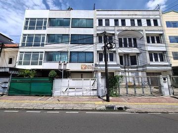 Strategis Sewa Ruko 4,5Lt. Unfurnished di Roxy Cideng Jakarta Pusat Akses ke Pintu Tol, Rumah Sakit, Transjakarta, Tanah Abang, Gambir