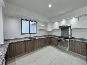 Espectacular casa en Venta, Los Almendros Residencia