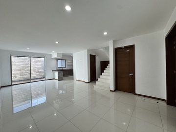 Espectacular casa en Venta, Los Almendros Residencia