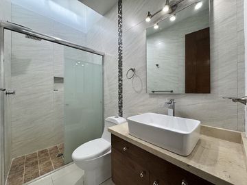 Espectacular casa en Venta, Los Almendros Residencia