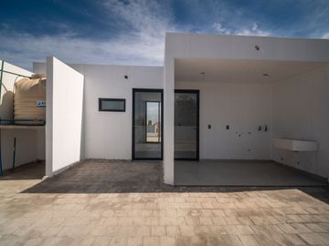 Casa de 5 recamaras Solares – Altanza Zona Real