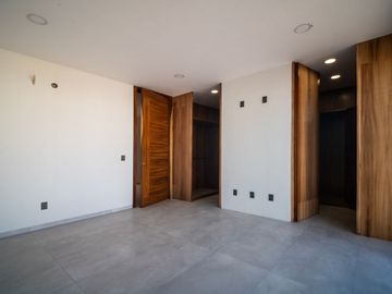 Casa de 5 recamaras Solares – Altanza Zona Real