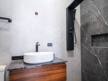 Casa de 5 recamaras Solares – Altanza Zona Real