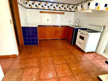 CASA EN RENTA EN QUERETARO / COL. LA ERA