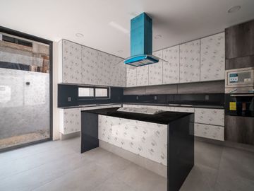 Casa de 5 recamaras Solares – Altanza Zona Real