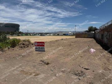 📍 LOTE EN VENTA
Frente a Arena Potosí
Junto a estacionamientos de la Feria
📐 400 m²
💰 $6,500/m²