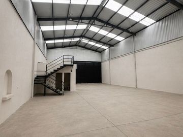 SE RENTA BODEGA ZONA CENTRICA