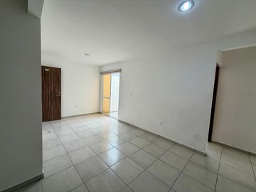 DEPARTAMENTO EN PLANTA BAJA CON TERRAZA Y ACCESO SEGURO, VILLAS DEL REFUGIO, QRO.
