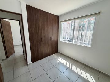 DEPARTAMENTO EN PLANTA BAJA CON TERRAZA Y ACCESO SEGURO, VILLAS DEL REFUGIO, QRO.