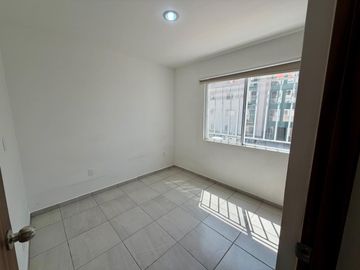 DEPARTAMENTO EN PLANTA BAJA CON TERRAZA Y ACCESO SEGURO, VILLAS DEL REFUGIO, QRO.