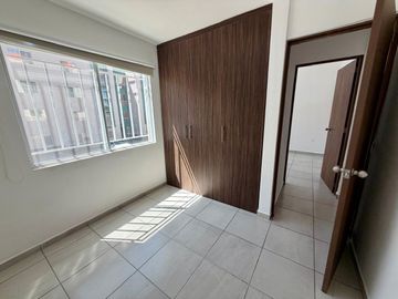 DEPARTAMENTO EN PLANTA BAJA CON TERRAZA Y ACCESO SEGURO, VILLAS DEL REFUGIO, QRO.