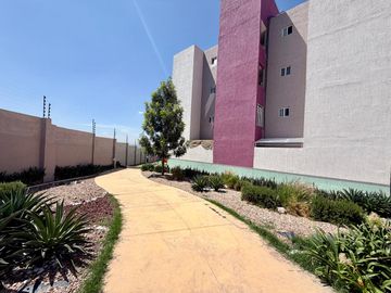DEPARTAMENTO EN PLANTA BAJA CON TERRAZA Y ACCESO SEGURO, VILLAS DEL REFUGIO, QRO.