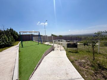 DEPARTAMENTO EN PLANTA BAJA CON TERRAZA Y ACCESO SEGURO, VILLAS DEL REFUGIO, QRO.