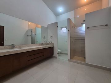 Casa en Renta Colonia los Azulejos (Sierra Alta) Monterrey, Nuevo León