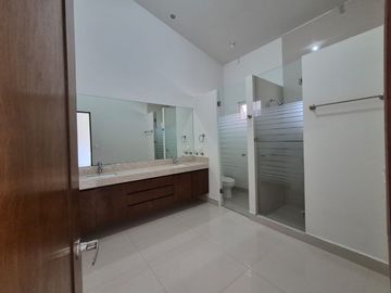 Casa en Renta Colonia los Azulejos (Sierra Alta) Monterrey, Nuevo León