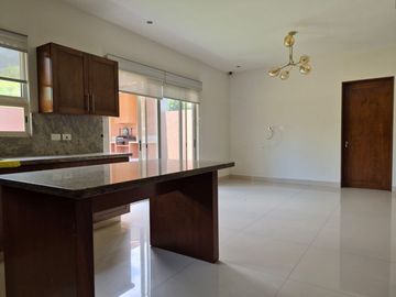 Casa en Renta Colonia los Azulejos (Sierra Alta) Monterrey, Nuevo León