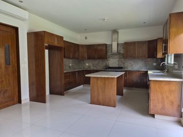 Casa en Renta Colonia los Azulejos (Sierra Alta) Monterrey, Nuevo León