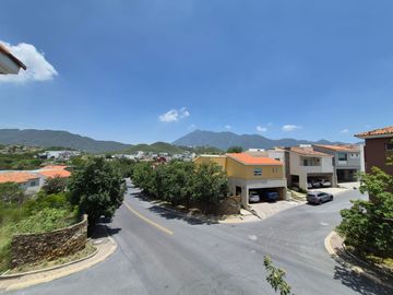 Casa en Renta Colonia los Azulejos (Sierra Alta) Monterrey, Nuevo León