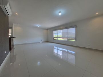Casa en Renta Colonia los Azulejos (Sierra Alta) Monterrey, Nuevo León