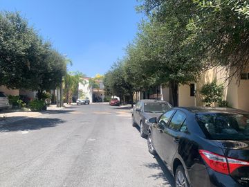 Casa Renta Privadas Portal de Cumbres Monterrey Amenidades