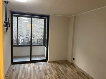 METRO TOESCA - MODERNO DEPARTAMENTO EN ARRIENDO CON BODEGA - 1 DORMITORIO 1 BAÑO