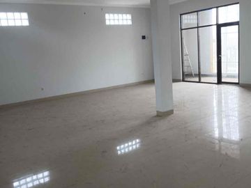 Disewakan Kembali Dan (Owner Butuh Cepat Tersewa) 2 Unit Ruko Gandeng Siap Pakai Di Jalan Raya Narogong, Bekasi