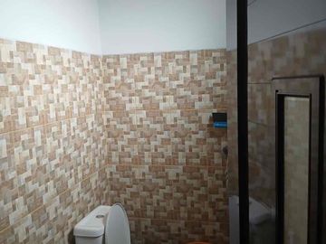 Disewakan Kembali Dan (Owner Butuh Cepat Tersewa) 2 Unit Ruko Gandeng Siap Pakai Di Jalan Raya Narogong, Bekasi