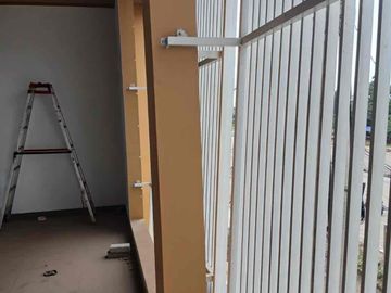 Disewakan Kembali Dan (Owner Butuh Cepat Tersewa) 2 Unit Ruko Gandeng Siap Pakai Di Jalan Raya Narogong, Bekasi