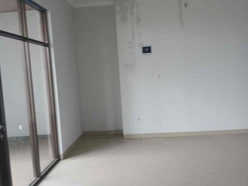 Disewakan Kembali Dan (Owner Butuh Cepat Tersewa) 2 Unit Ruko Gandeng Siap Pakai Di Jalan Raya Narogong, Bekasi