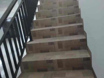 Disewakan Kembali Dan (Owner Butuh Cepat Tersewa) 2 Unit Ruko Gandeng Siap Pakai Di Jalan Raya Narogong, Bekasi