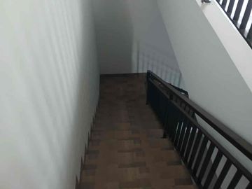 Disewakan Kembali Dan (Owner Butuh Cepat Tersewa) 2 Unit Ruko Gandeng Siap Pakai Di Jalan Raya Narogong, Bekasi