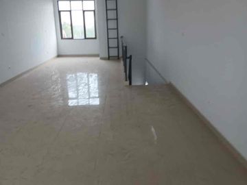 Disewakan Kembali Dan (Owner Butuh Cepat Tersewa) 2 Unit Ruko Gandeng Siap Pakai Di Jalan Raya Narogong, Bekasi