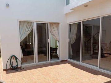 VENDO BONITA CASA EN CONDOMINIO EN MORAS PUERTO VALLARTA  CON 3 RECAMARAS