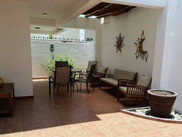 VENDO BONITA CASA EN CONDOMINIO EN MORAS PUERTO VALLARTA  CON 3 RECAMARAS