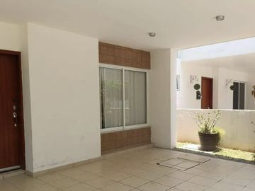 VENDO BONITA CASA EN CONDOMINIO EN MORAS PUERTO VALLARTA  CON 3 RECAMARAS