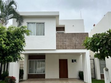 VENDO BONITA CASA EN CONDOMINIO EN MORAS PUERTO VALLARTA  CON 3 RECAMARAS