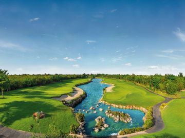 Casa de lujo con alberca, casa club, Yucatán Country Club, en venta