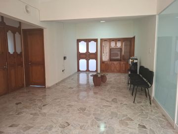 CONSULTORIOS EN RENTA ZONA NORTE LEON GTO JARDINES DEL MORAL A 10 MIN DE PLAZA MAYOR.