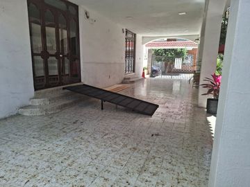 CONSULTORIOS EN RENTA ZONA NORTE LEON GTO JARDINES DEL MORAL A 10 MIN DE PLAZA MAYOR.