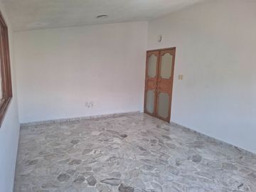 CONSULTORIOS EN RENTA ZONA NORTE LEON GTO JARDINES DEL MORAL A 10 MIN DE PLAZA MAYOR.
