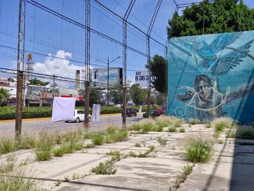 Terreno con vocación comercial muy céntrico.