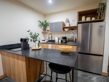DEPARTAMENTO EN VENTA TOTALMENTE AMUEBLADO CON TERRAZA PRIVADA