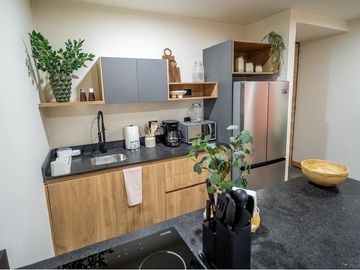 DEPARTAMENTO EN VENTA TOTALMENTE AMUEBLADO CON TERRAZA PRIVADA