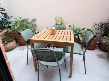 DEPARTAMENTO EN VENTA TOTALMENTE AMUEBLADO CON TERRAZA PRIVADA